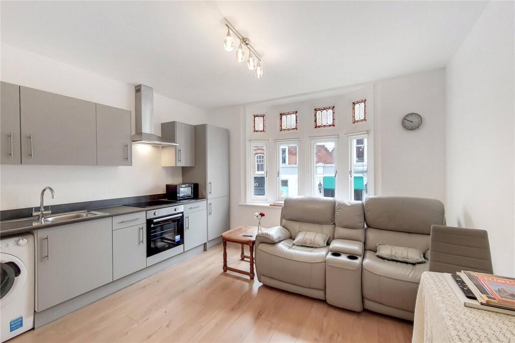 2 bed 1st Floor Flat for rent in Putney. From Chestertons Estate Agents - Putney Lettings