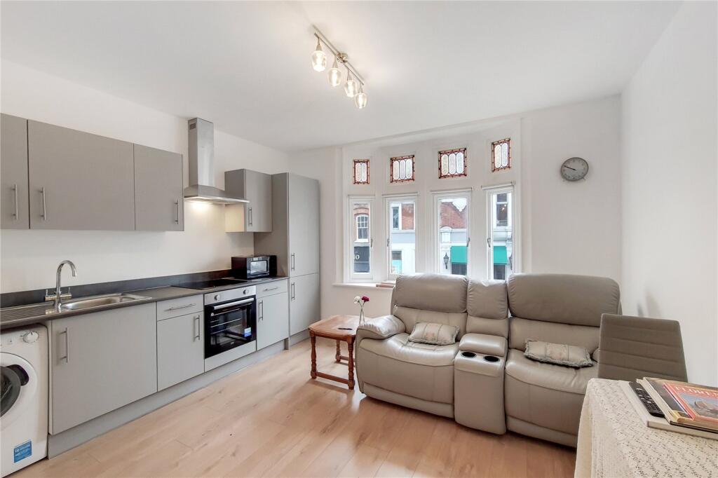 2 bed 1st Floor Flat for rent in Putney. From Chestertons Estate Agents - Putney Lettings