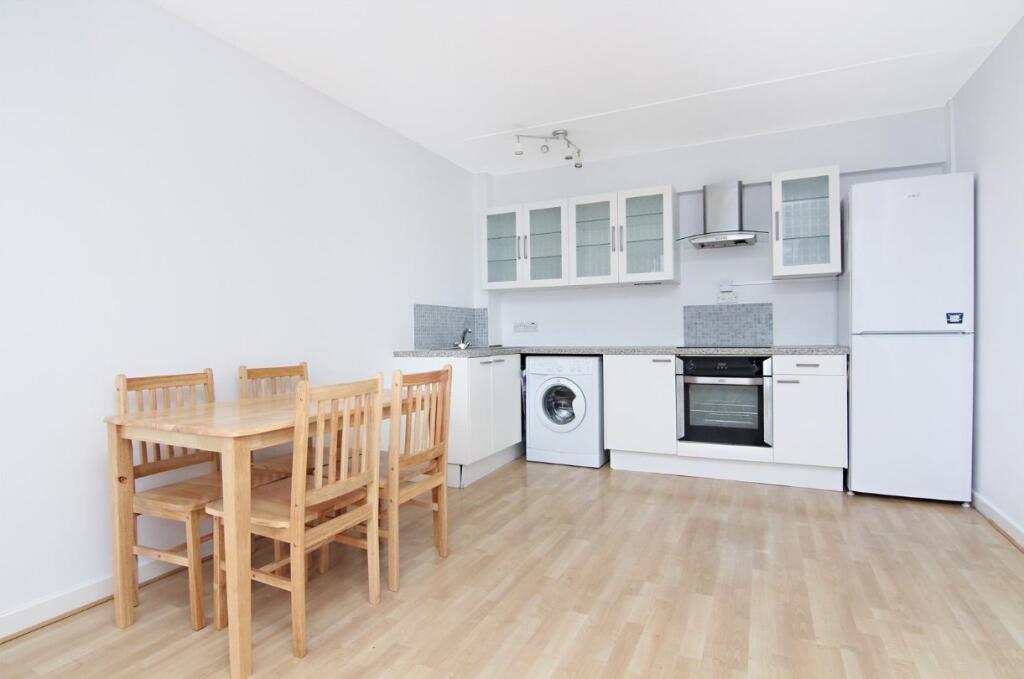 1 bed 1st Floor Flat for rent in Putney. From Chestertons Estate Agents - Putney Lettings