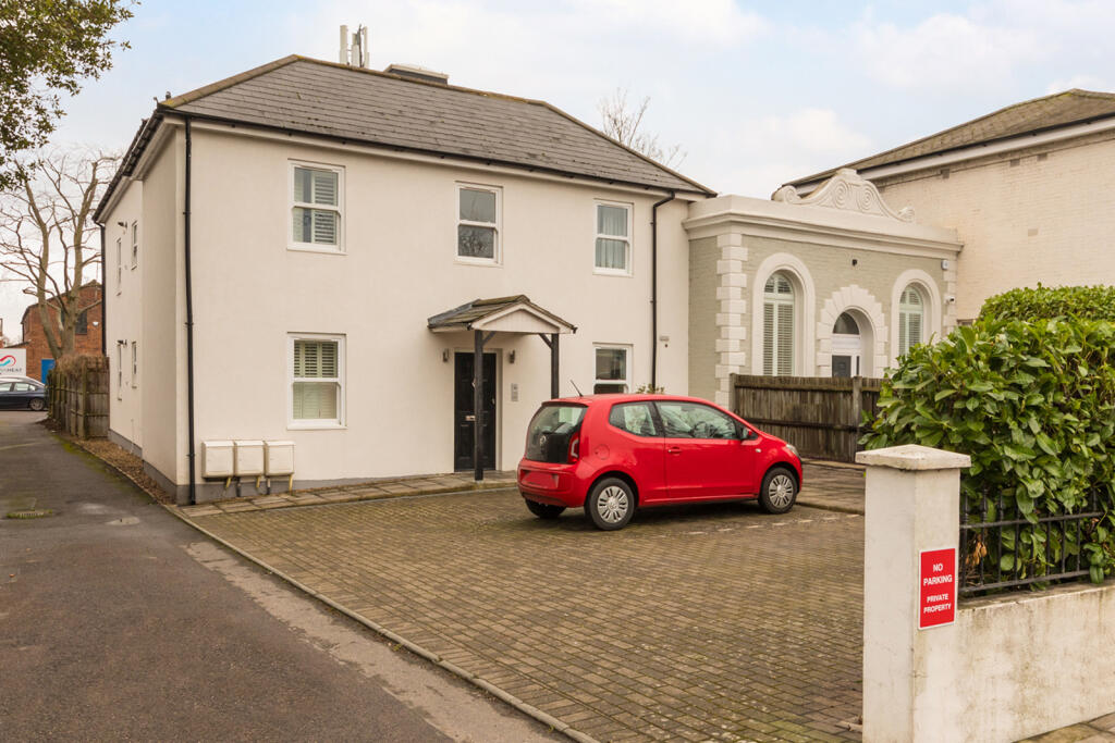 1 bed Flat for rent in Surbiton. From Chestertons Estate Agents - Richmond Lettings