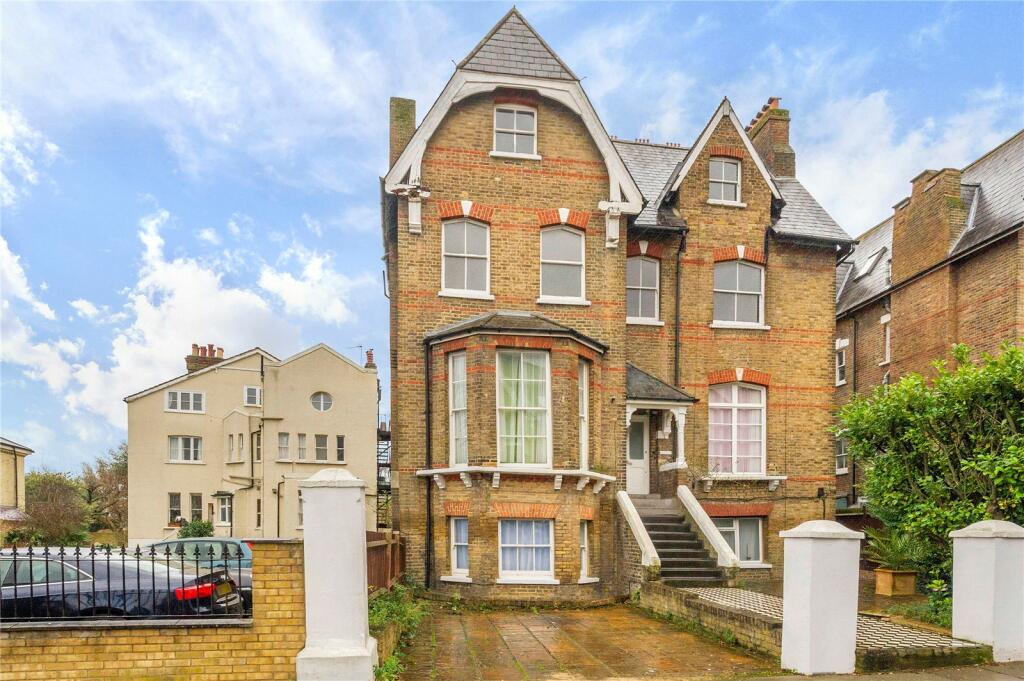 2 bed Flat for rent in Richmond. From Chestertons Estate Agents - Richmond Lettings