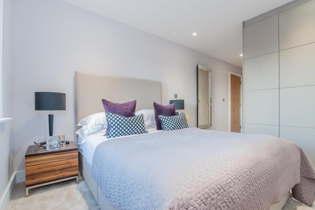 3 bed 1st Floor Flat for rent in Kingston upon Thames. From Chestertons Estate Agents - Richmond Lettings