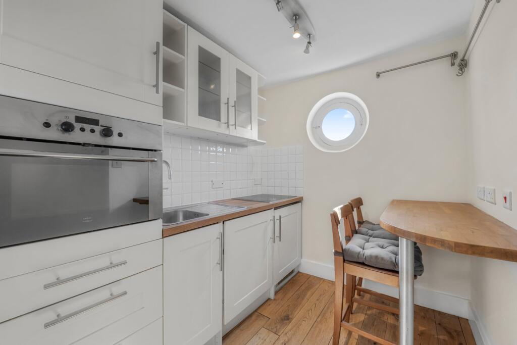 1 bed 1st Floor Flat for rent in Richmond. From Chestertons Estate Agents - Richmond Lettings