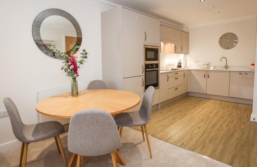 1 bed 1st Floor Flat for rent in Windsor. From Chestertons Estate Agents - Richmond Lettings