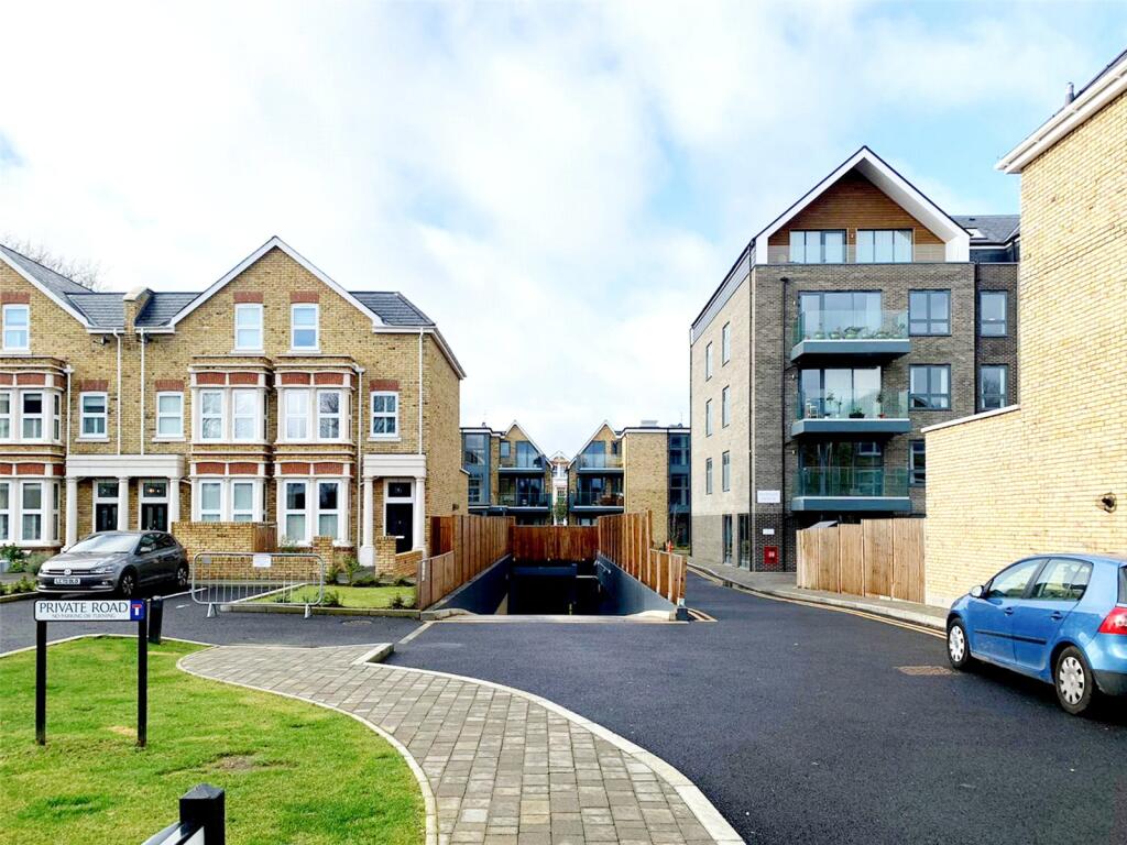 1 bed 1st Floor Flat for rent in Kingston upon Thames. From Chestertons Estate Agents - Richmond Lettings 1 bed 1st Floor Flat for rent in Kingston upon Thames. From Chestertons Estate Agents - Richmond Lettings