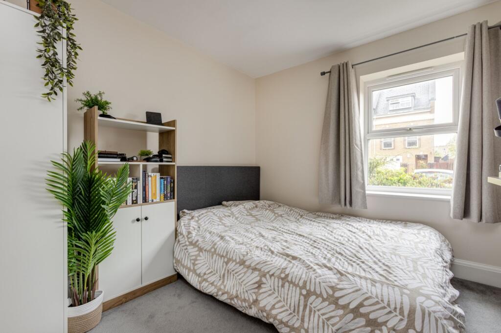 1 bed 1st Floor Flat for rent in Richmond. From Chestertons Estate Agents - Richmond Lettings