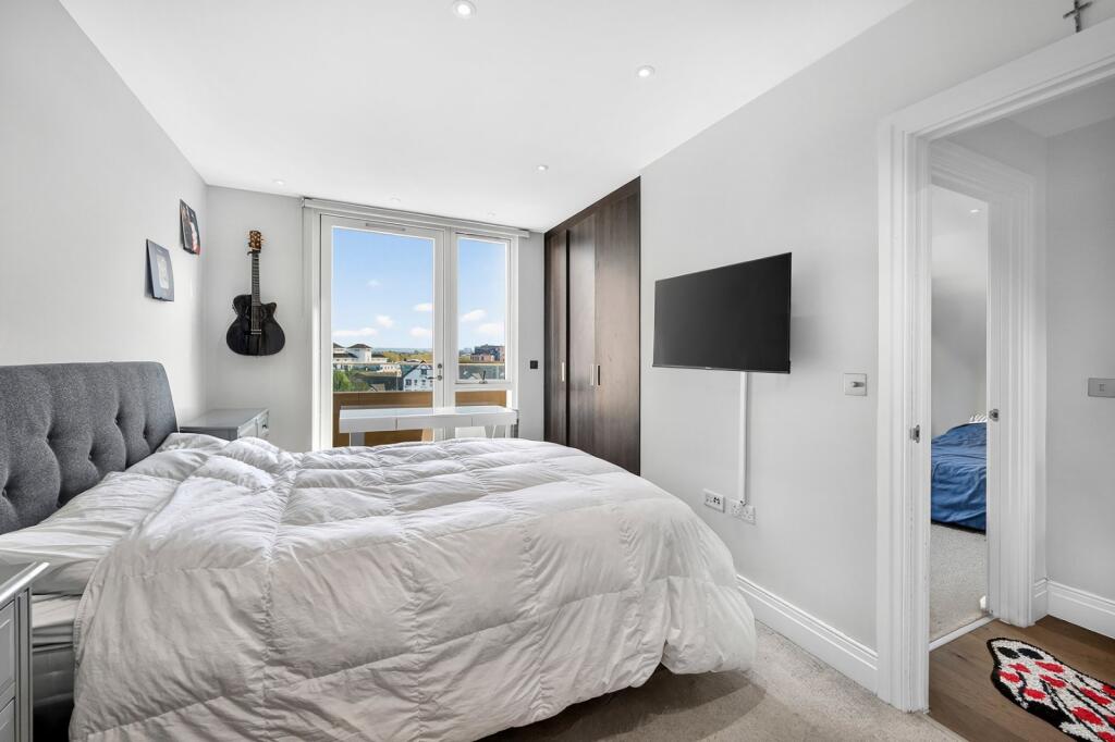 2 bed 1st Floor Flat for rent in Kingston upon Thames. From Chestertons Estate Agents - Richmond Lettings