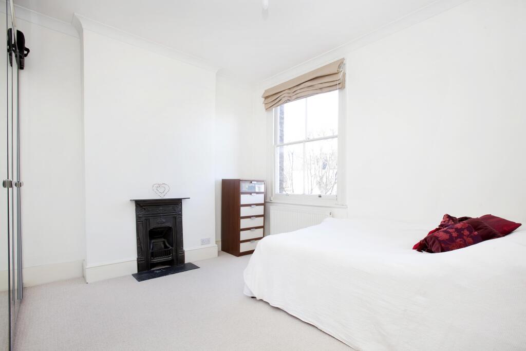 2 bed 1st Floor Flat for rent in Richmond. From Chestertons Estate Agents - Richmond Lettings