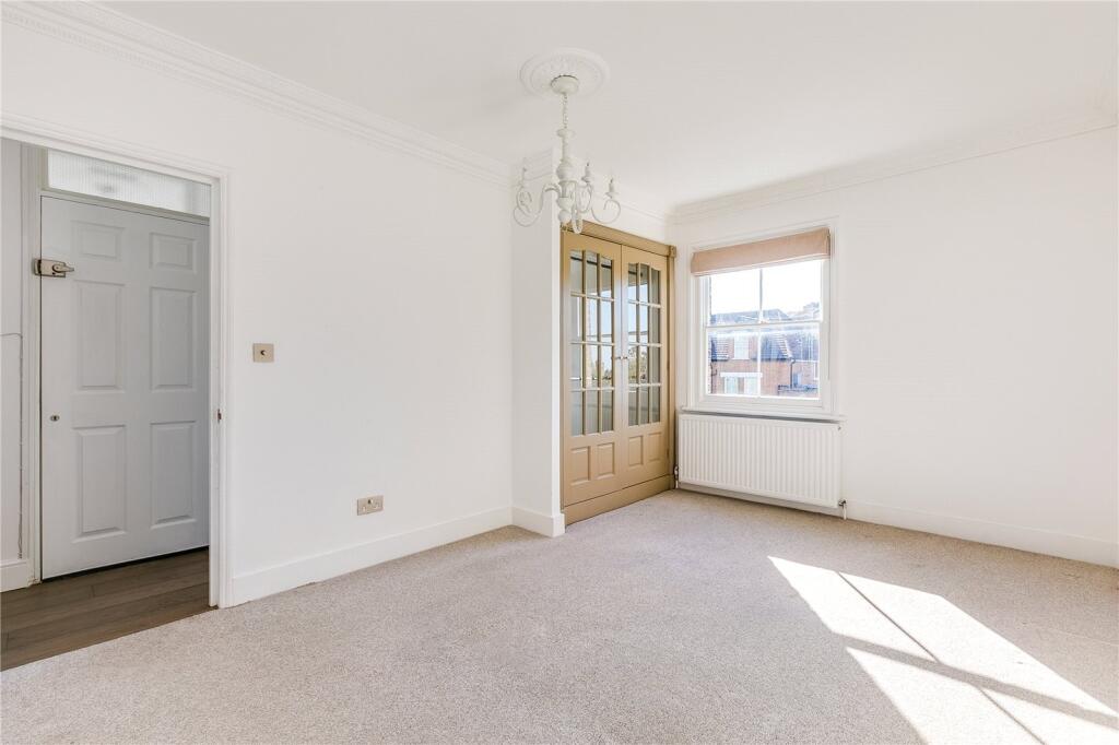 2 bed 1st Floor Flat for rent in Richmond. From Chestertons Estate Agents - Richmond Lettings