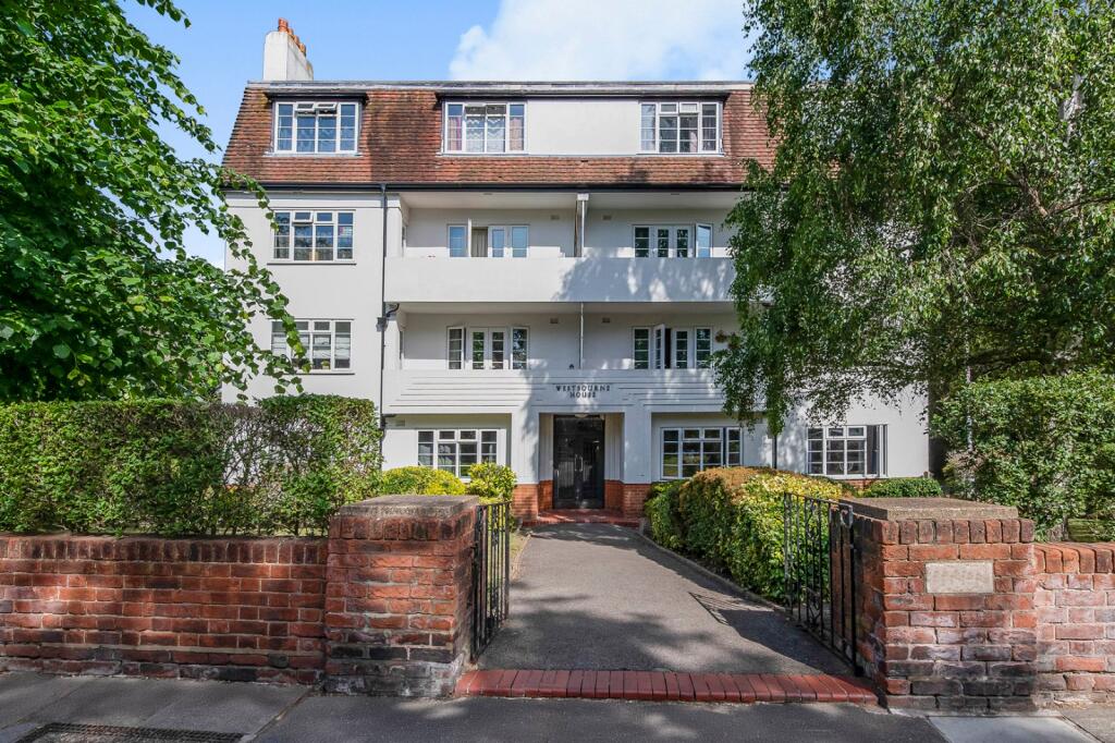2 bed 1st Floor Flat for rent in Twickenham. From Chestertons Estate Agents - Richmond Lettings