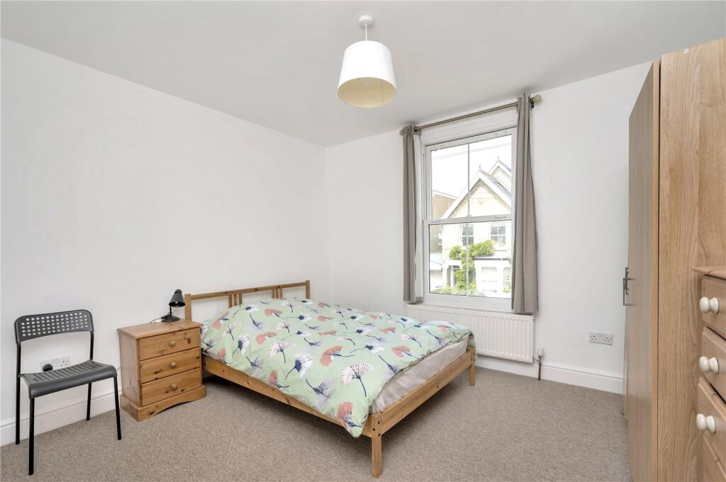 3 bed Detached for rent in Kingston upon Thames. From Chestertons Estate Agents - Richmond Lettings