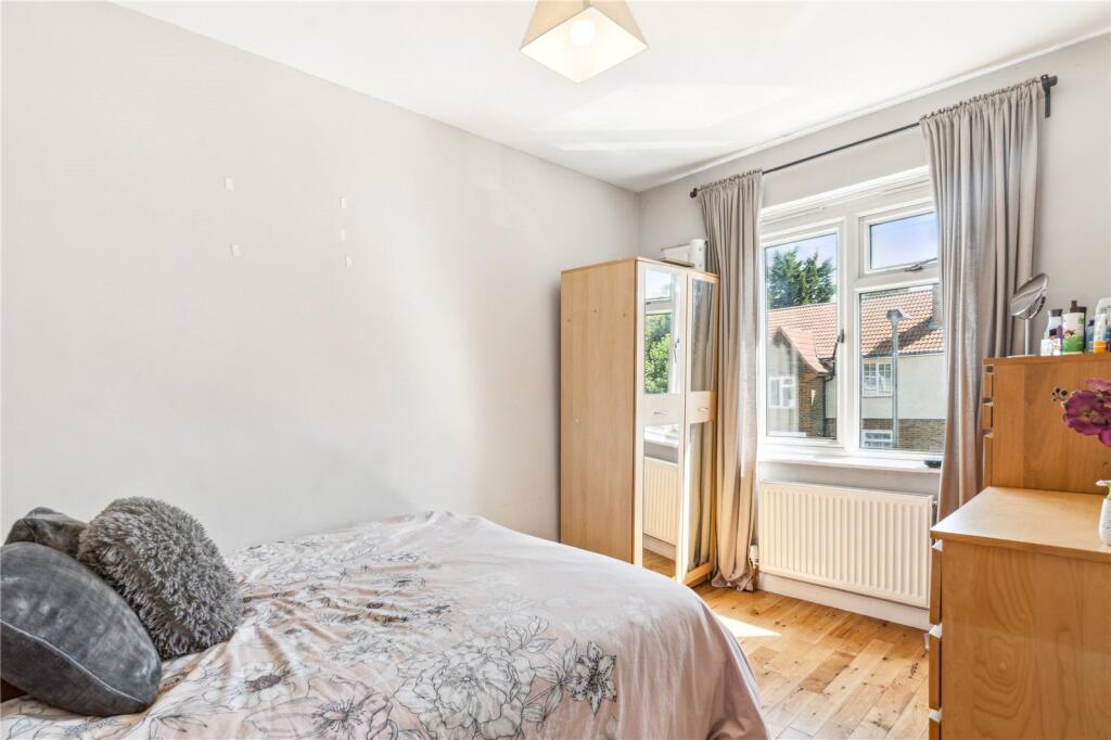 2 bed 1st Floor Flat for rent in Teddington. From Chestertons Estate Agents - Richmond Lettings 2 bed 1st Floor Flat for rent in Teddington. From Chestertons Estate Agents - Richmond Lettings