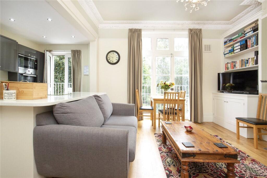 2 bed 1st Floor Flat for rent in Richmond. From Chestertons Estate Agents - Richmond Lettings