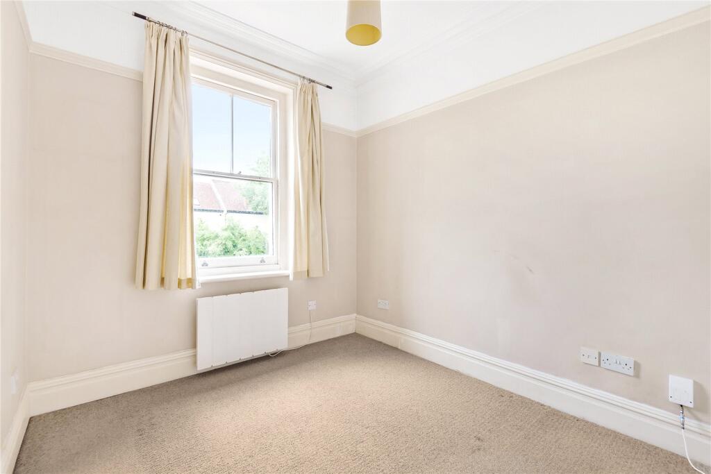 1 bed 1st Floor Flat for rent in Kingston upon Thames. From Chestertons Estate Agents - Richmond Lettings 1 bed 1st Floor Flat for rent in Kingston upon Thames. From Chestertons Estate Agents - Richmond Lettings
