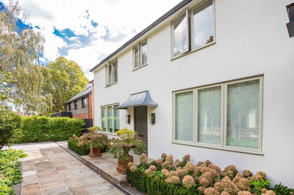 6 bed Detached for rent in Richmond. From Chestertons Estate Agents - Richmond Lettings 6 bed Detached for rent in Richmond. From Chestertons Estate Agents - Richmond Lettings