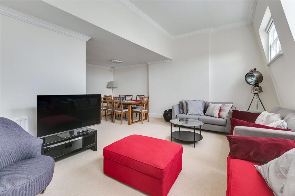 3 bed Flat for rent in Kensington. From Chestertons Estate Agents - South Kensington Lettings