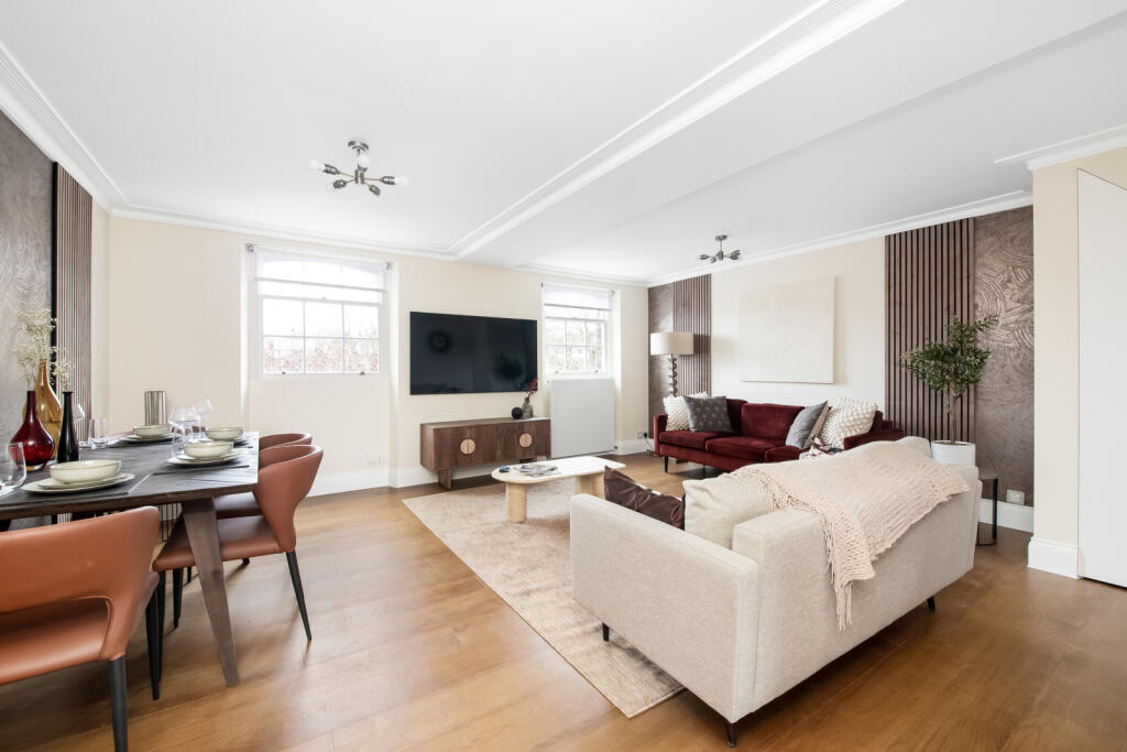 3 bed Flat for rent in Chelsea. From Chestertons Estate Agents - South Kensington Lettings