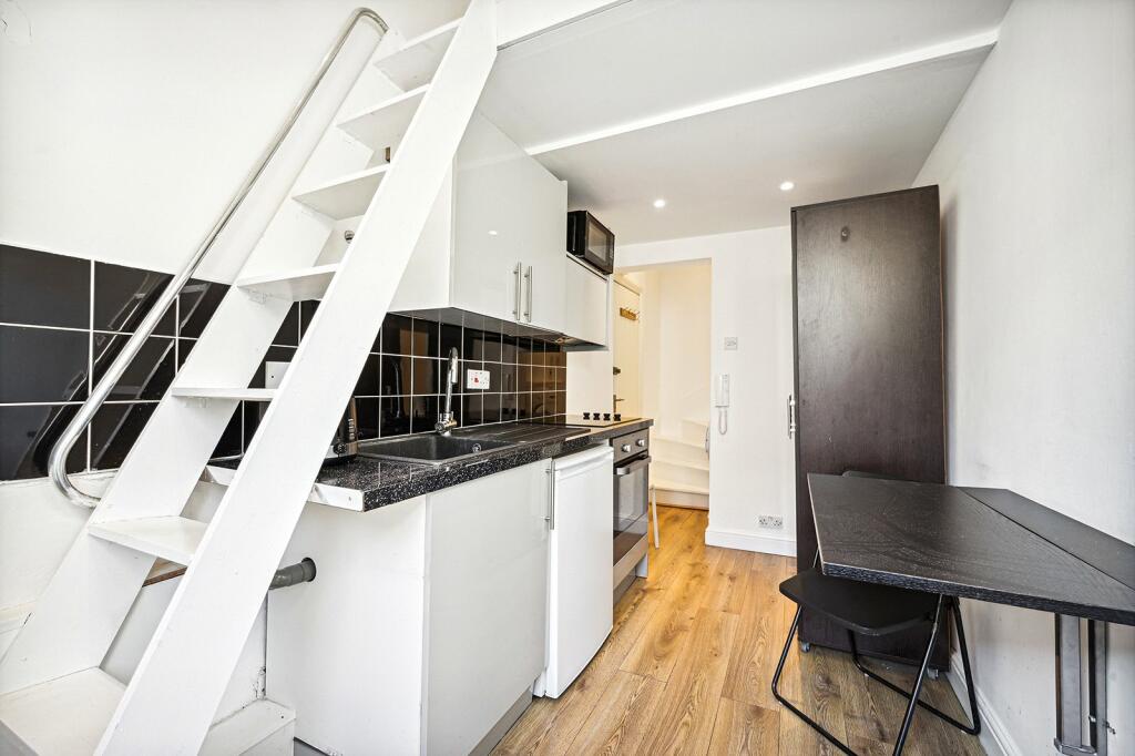 0 bed Flat for rent in Kensington. From Chestertons Estate Agents - South Kensington Lettings