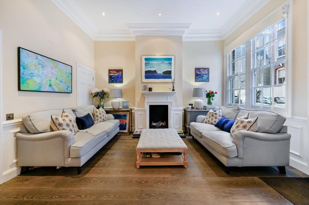 3 bed Mid Terraced House for rent in Kensington. From Chestertons Estate Agents - South Kensington Lettings