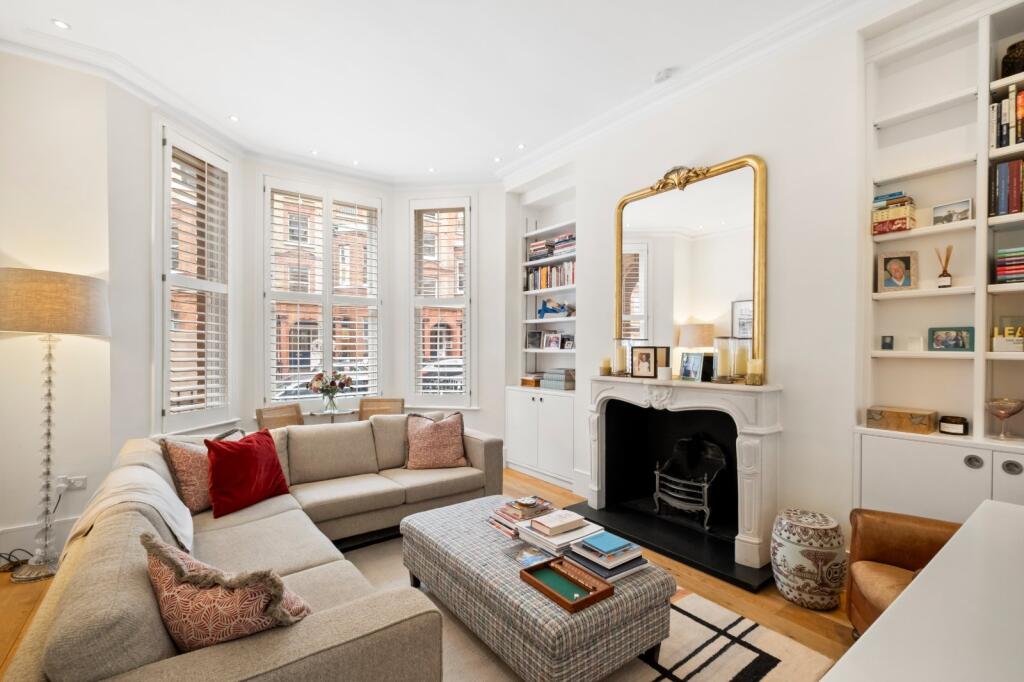 3 bed Mid Terraced House for rent in Chelsea. From Chestertons Estate Agents - South Kensington Lettings