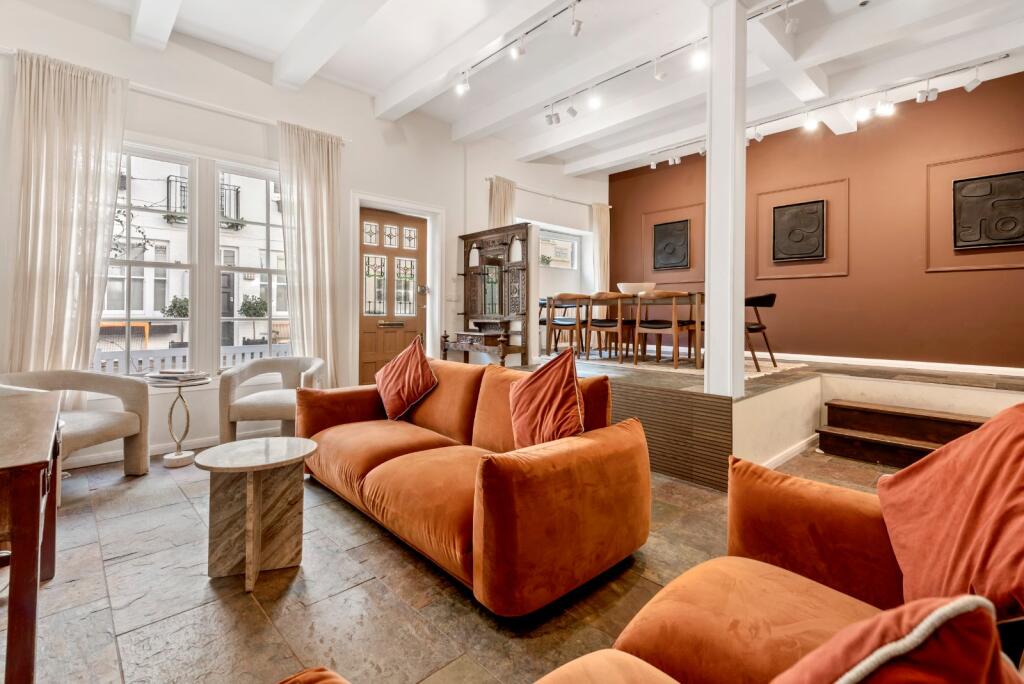 5 bed Mews for rent in Kensington. From Chestertons Estate Agents - South Kensington Lettings