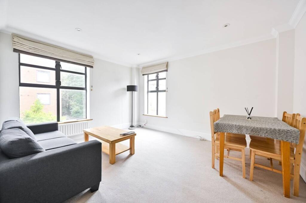 2 bed 1st Floor Flat for rent in Kensington. From Chestertons Estate Agents - South Kensington Lettings