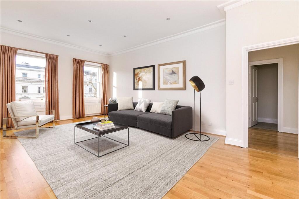 3 bed 1st Floor Flat for rent in Chelsea. From Chestertons Estate Agents - South Kensington Lettings