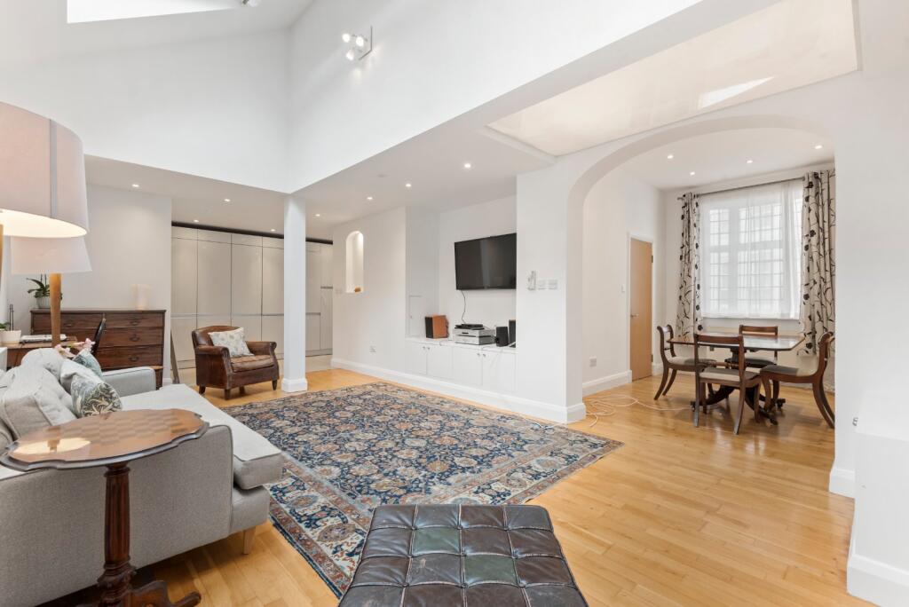 3 bed Mid Terraced House for rent in Chelsea. From Chestertons Estate Agents - South Kensington Lettings