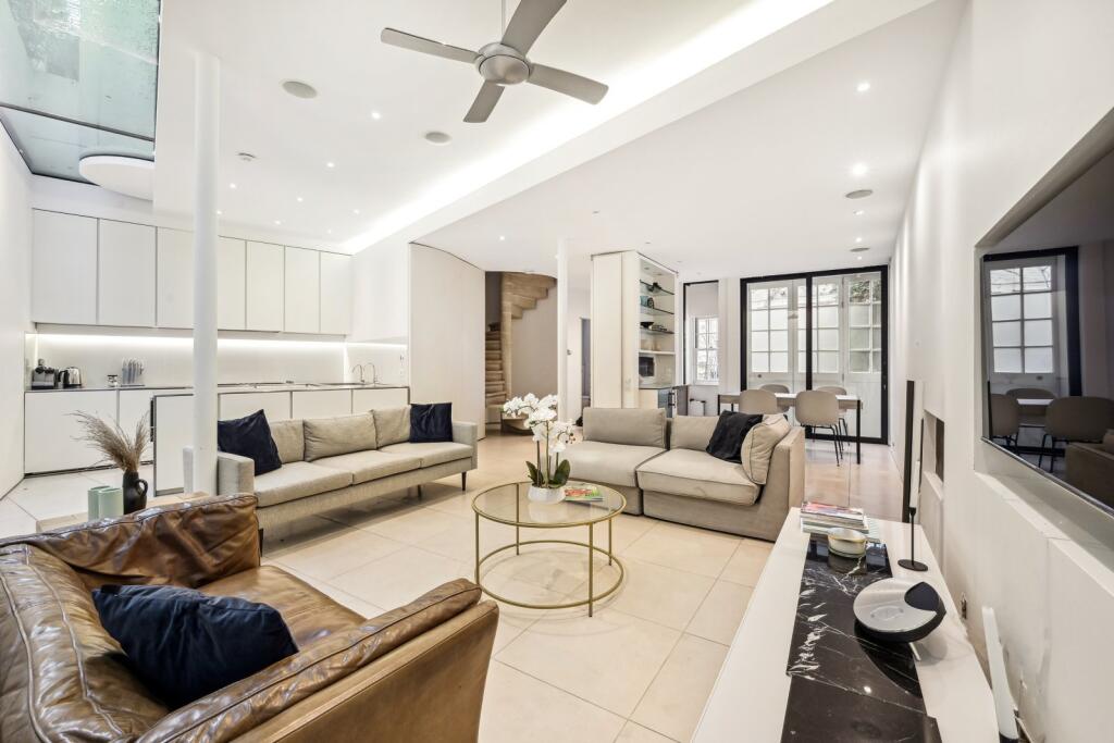 3 bed Mews for rent in Kensington. From Chestertons Estate Agents - South Kensington Lettings 3 bed Mews for rent in Kensington. From Chestertons Estate Agents - South Kensington Lettings