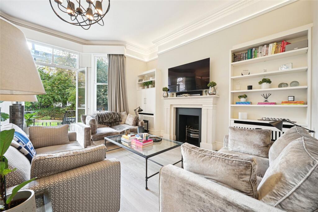 3 bed 1st Floor Flat for rent in Chelsea. From Chestertons Estate Agents - South Kensington Lettings