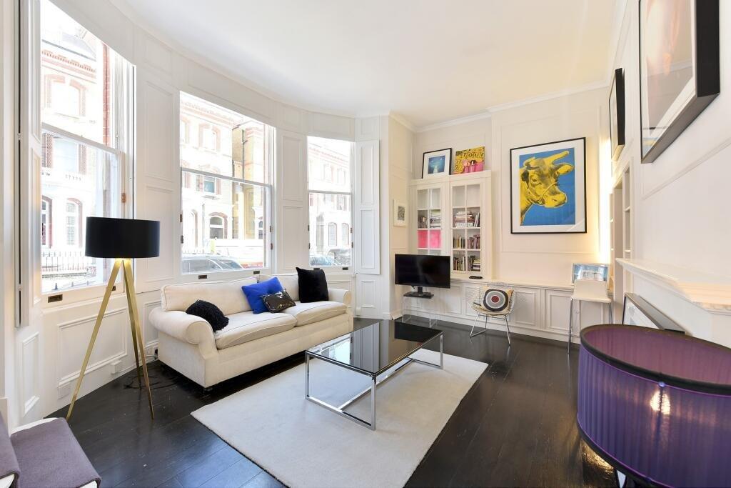1 bed Mid Terraced House for rent in Chelsea. From Chestertons Estate Agents - South Kensington Lettings 1 bed Mid Terraced House for rent in Chelsea. From Chestertons Estate Agents - South Kensington Lettings