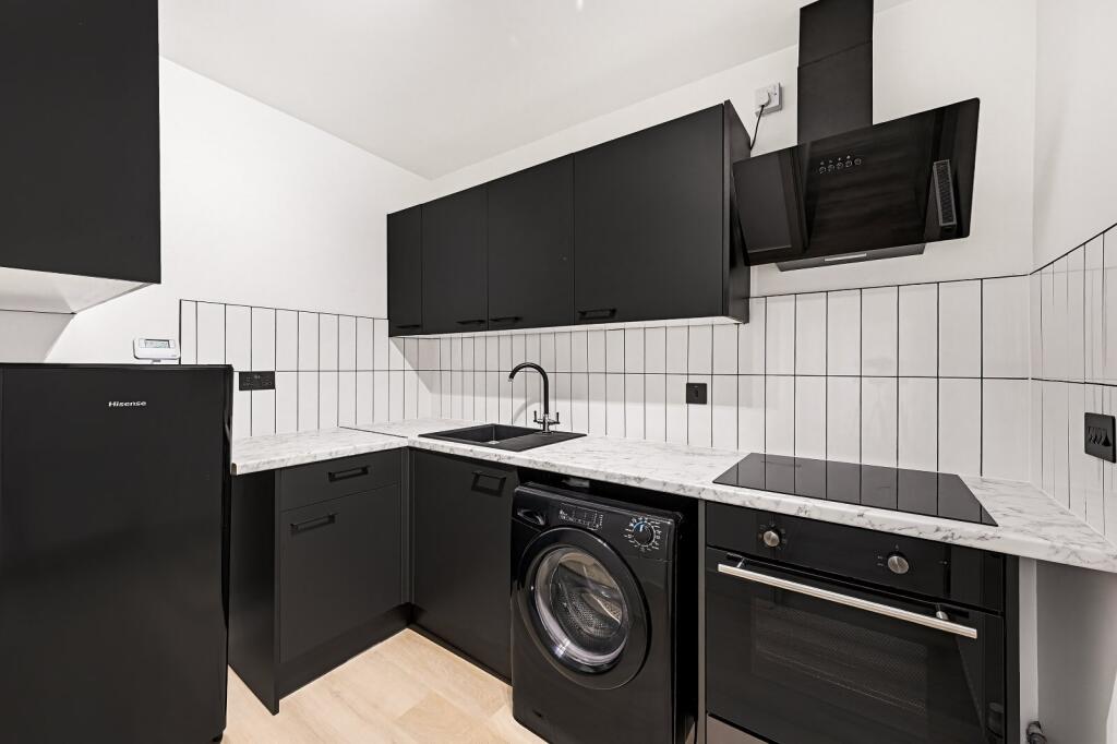 2 bed 1st Floor Flat for rent in Kensington. From Chestertons Estate Agents - South Kensington Lettings