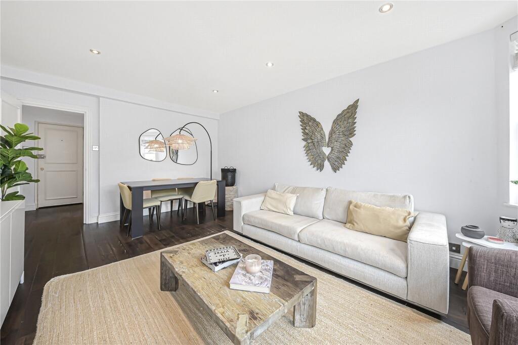 2 bed 1st Floor Flat for rent in Kensington. From Chestertons Estate Agents - South Kensington Lettings