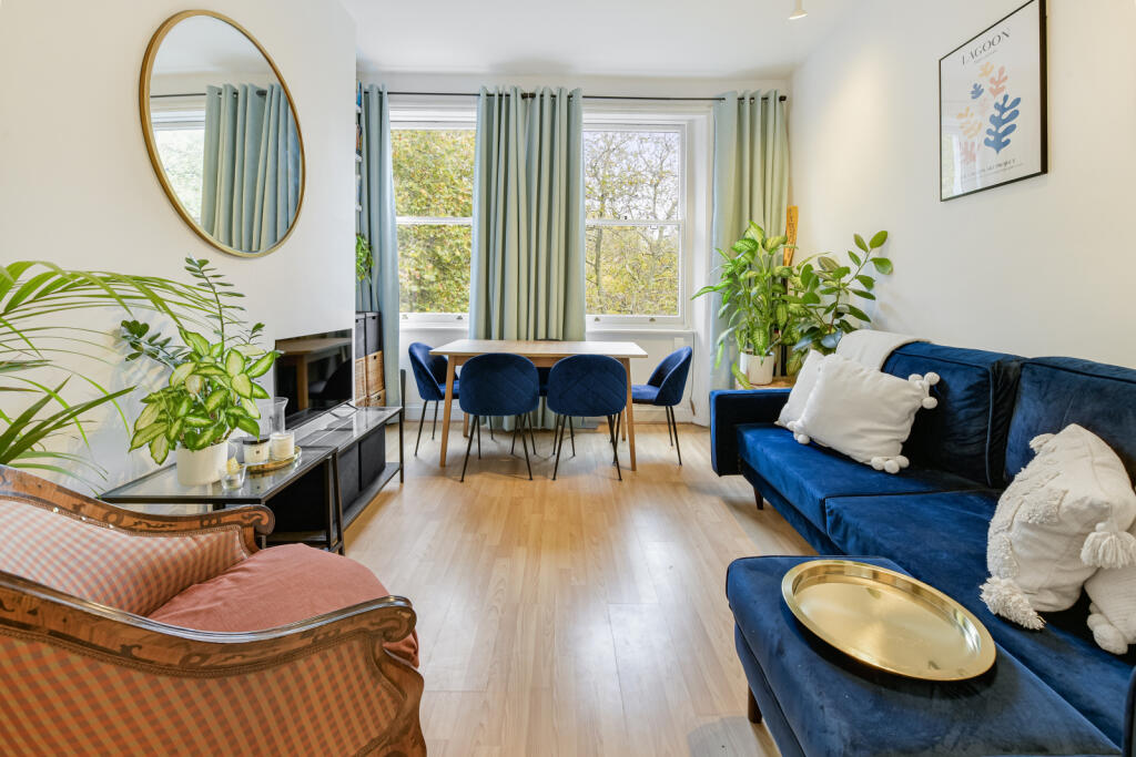 1 bed 1st Floor Flat for rent in Kensington. From Chestertons Estate Agents - South Kensington Lettings