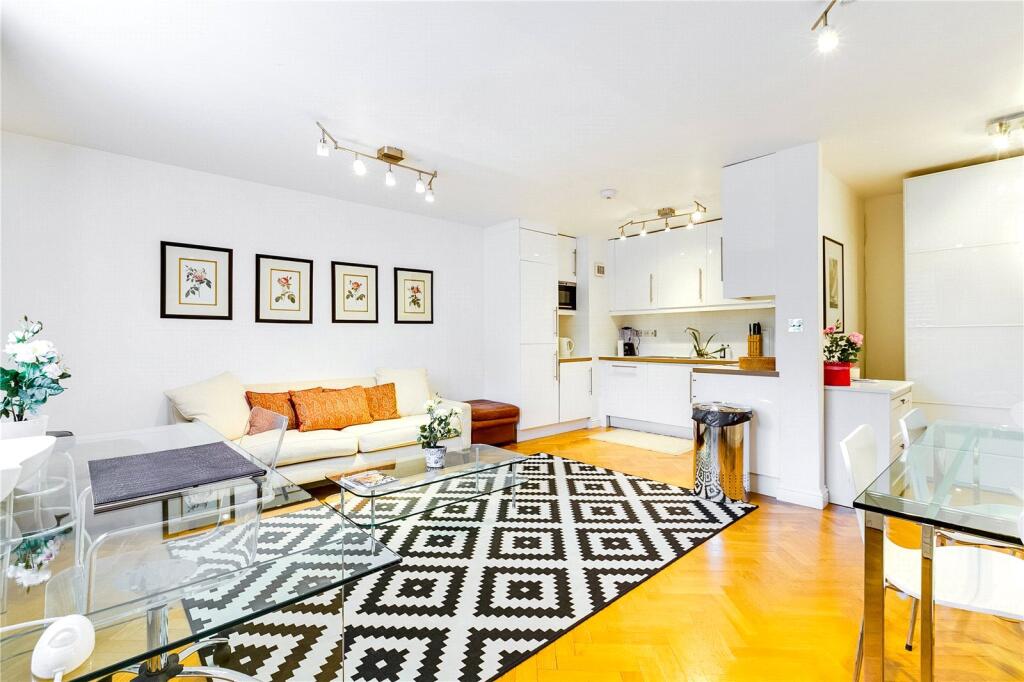 2 bed 1st Floor Flat for rent in Kensington. From Chestertons Estate Agents - South Kensington Lettings
