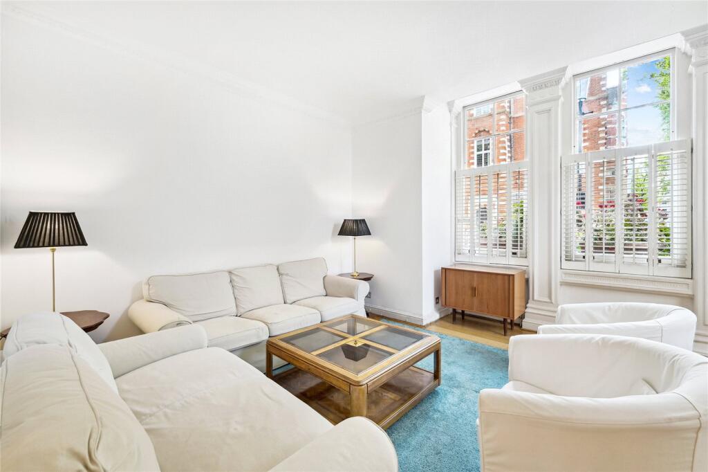 3 bed 1st Floor Flat for rent in Kensington. From Chestertons Estate Agents - South Kensington Lettings