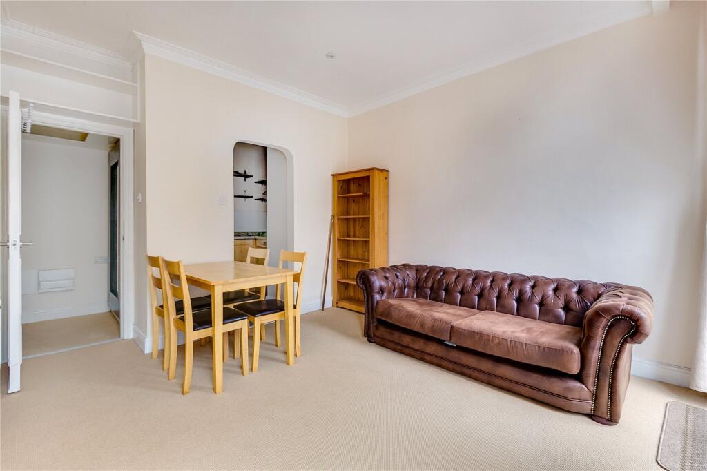 1 bed 1st Floor Flat for rent in Chelsea. From Chestertons Estate Agents - South Kensington Lettings 1 bed 1st Floor Flat for rent in Chelsea. From Chestertons Estate Agents - South Kensington Lettings