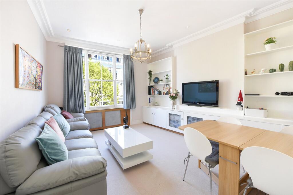 2 bed 1st Floor Flat for rent in Kensington. From Chestertons Estate Agents - South Kensington Lettings