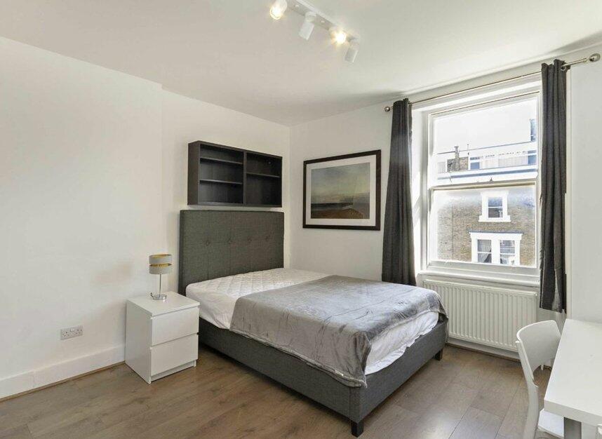 4 bed 1st Floor Flat for rent in Kensington. From Chestertons Estate Agents - South Kensington Lettings