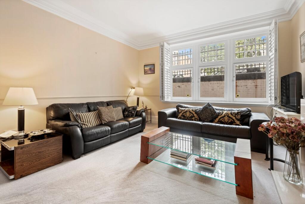 1 bed 1st Floor Flat for rent in Kensington. From Chestertons Estate Agents - South Kensington Lettings