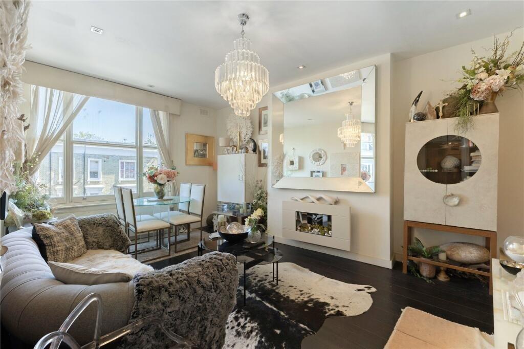 2 bed 1st Floor Flat for rent in Kensington. From Chestertons Estate Agents - South Kensington Lettings