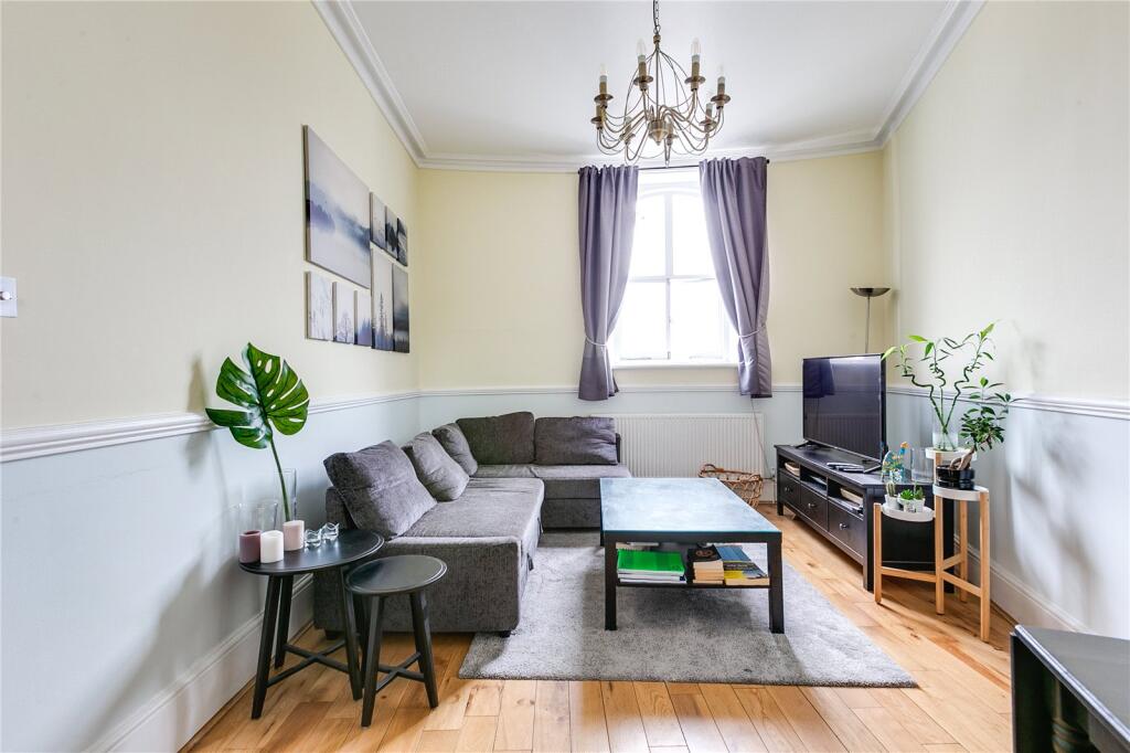 2 bed 1st Floor Flat for rent in Chelsea. From Chestertons Estate Agents - South Kensington Lettings