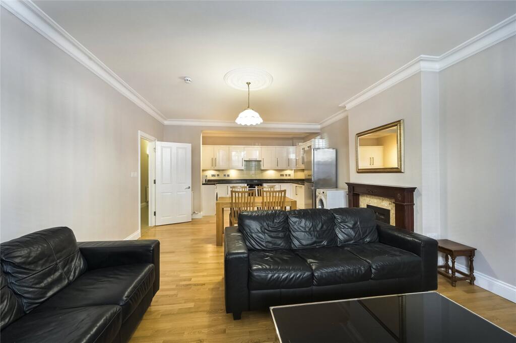 2 bed 1st Floor Flat for rent in Kensington. From Chestertons Estate Agents - South Kensington Lettings
