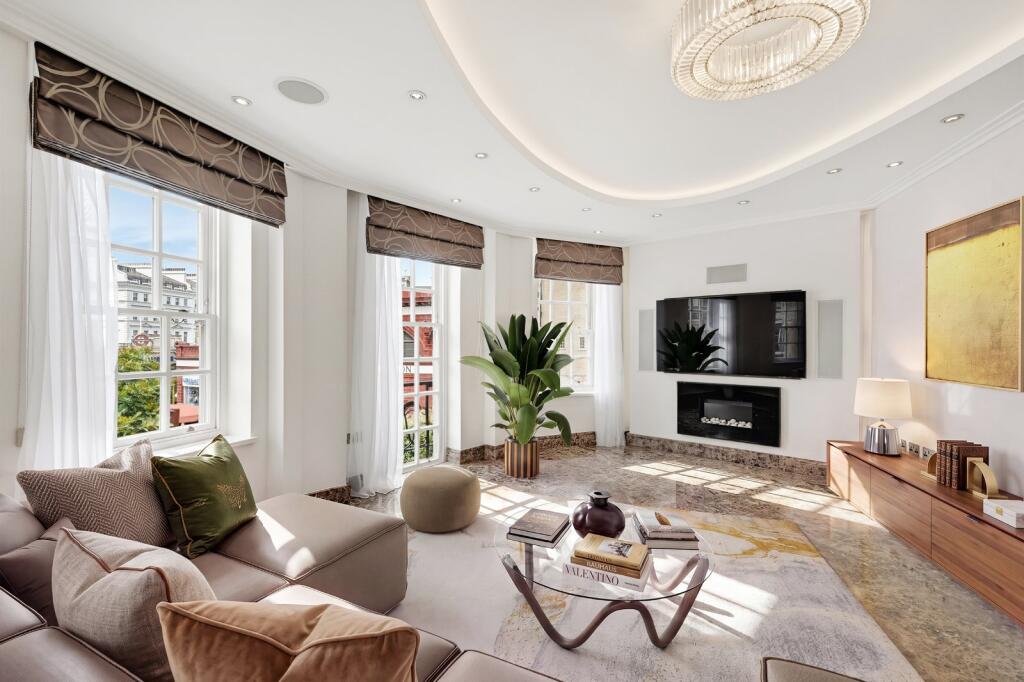 3 bed 1st Floor Flat for rent in Chelsea. From Chestertons Estate Agents - South Kensington Lettings 3 bed 1st Floor Flat for rent in Chelsea. From Chestertons Estate Agents - South Kensington Lettings