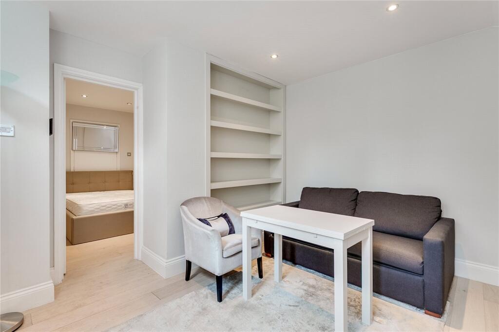 1 bed 1st Floor Flat for rent in Chelsea. From Chestertons Estate Agents - South Kensington Lettings 1 bed 1st Floor Flat for rent in Chelsea. From Chestertons Estate Agents - South Kensington Lettings