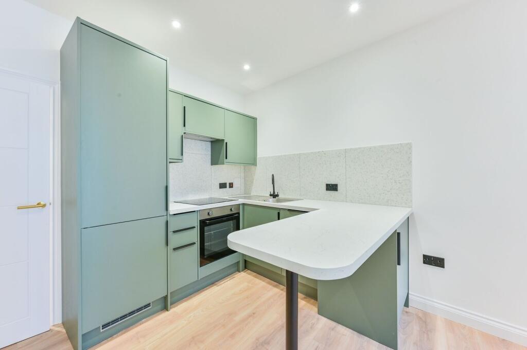 1 bed 1st Floor Flat for rent in Kensington. From Chestertons Estate Agents - South Kensington Lettings