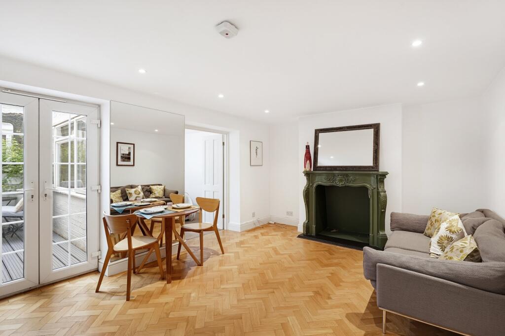 2 bed 1st Floor Flat for rent in Chelsea. From Chestertons Estate Agents - South Kensington Lettings