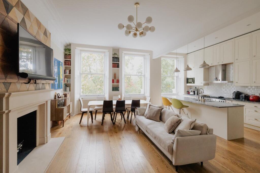 2 bed 1st Floor Flat for rent in Kensington. From Chestertons Estate Agents - South Kensington Lettings