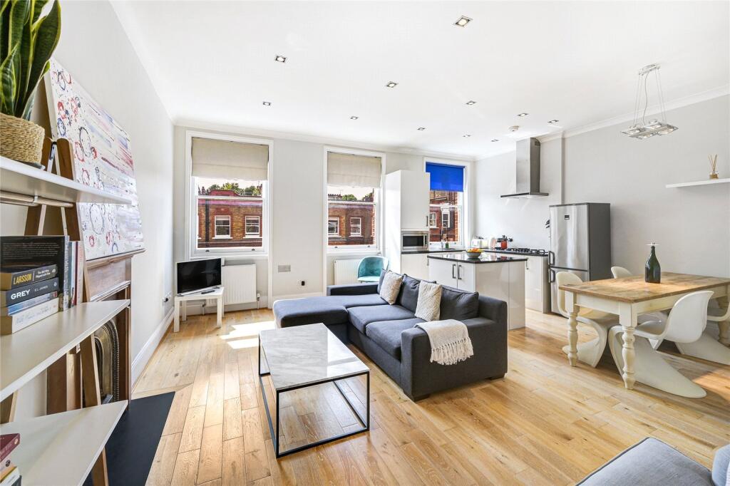 2 bed 1st Floor Flat for rent in Chelsea. From Chestertons Estate Agents - South Kensington Lettings