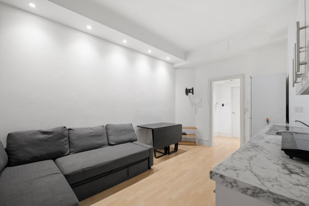 1 bed 1st Floor Flat for rent in Kensington. From Chestertons Estate Agents - South Kensington Lettings